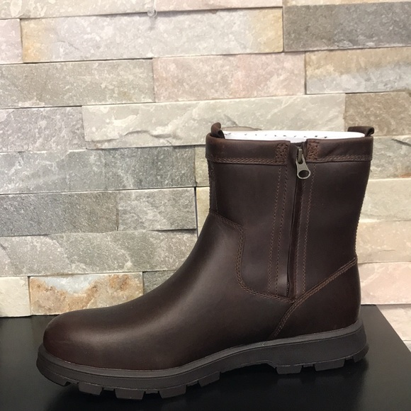 UGG Men's Kennen Chelsea Boot - Picture 7 of 10